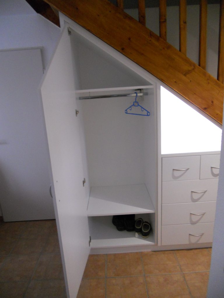 Penderie sous escalier Brodie Agencement