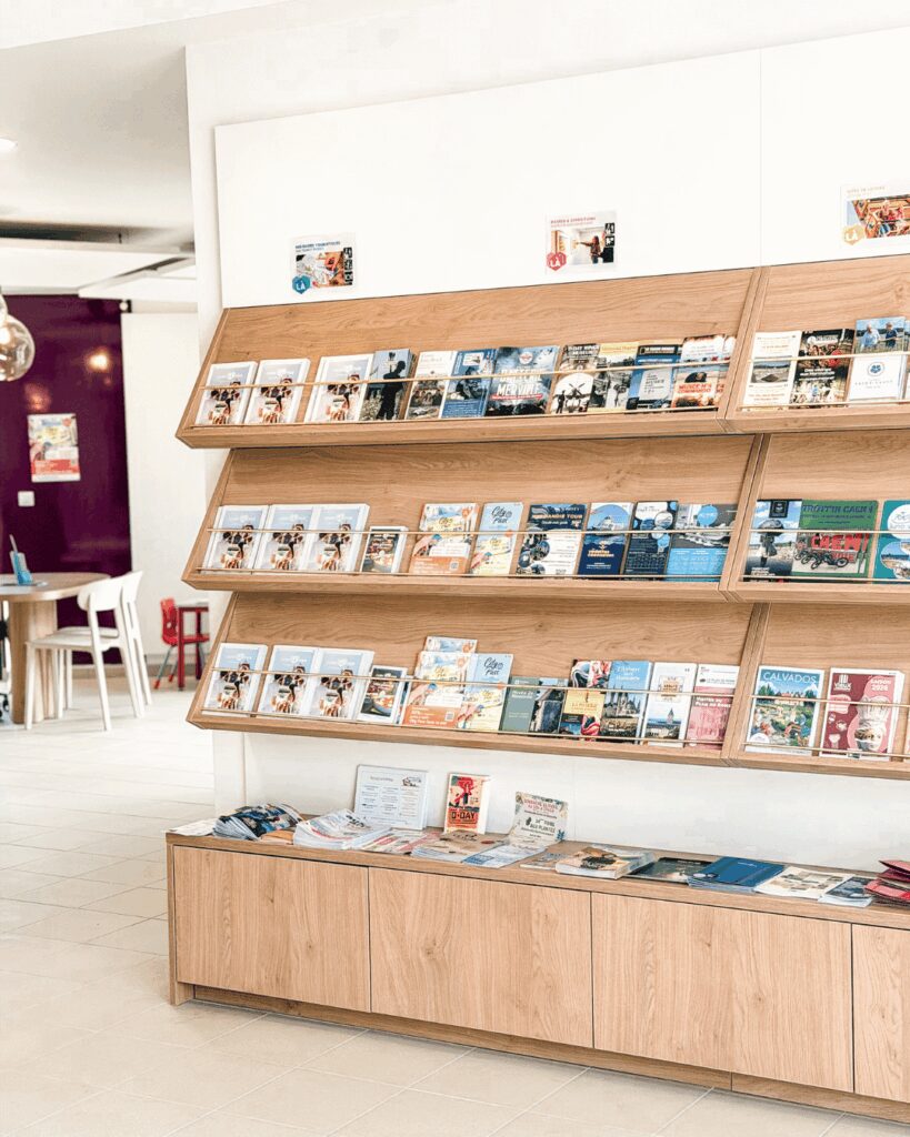 Aménagement d'un office de tourisme - savoir-faire menuiserie agencement