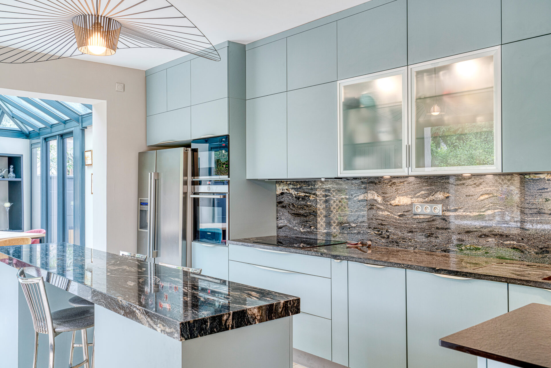 Cuisine sur mesure bleu gris